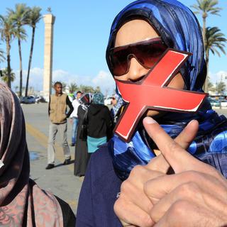 Des femmes manifestent pour réclamer plus de liberté d'expression, en décembre 2012 à Tripoli. [Mahmud Turkia]