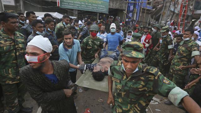 Le Bangladesh à feu et à sang. [Kevin Frayer]