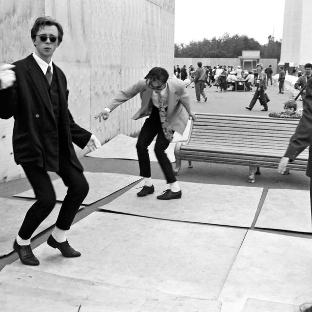 Trois jeune Mods dansent le twist. [RIA NOVOSTI / AFP - Shustov Valeriy]