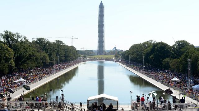 Des milliers de personnes se sont rassemblées à Washington, là où Martin Luther King avait fait son discours sur les droits civiques il y a cinquante ans. [EPA/Keystone - Michael Reynolds]