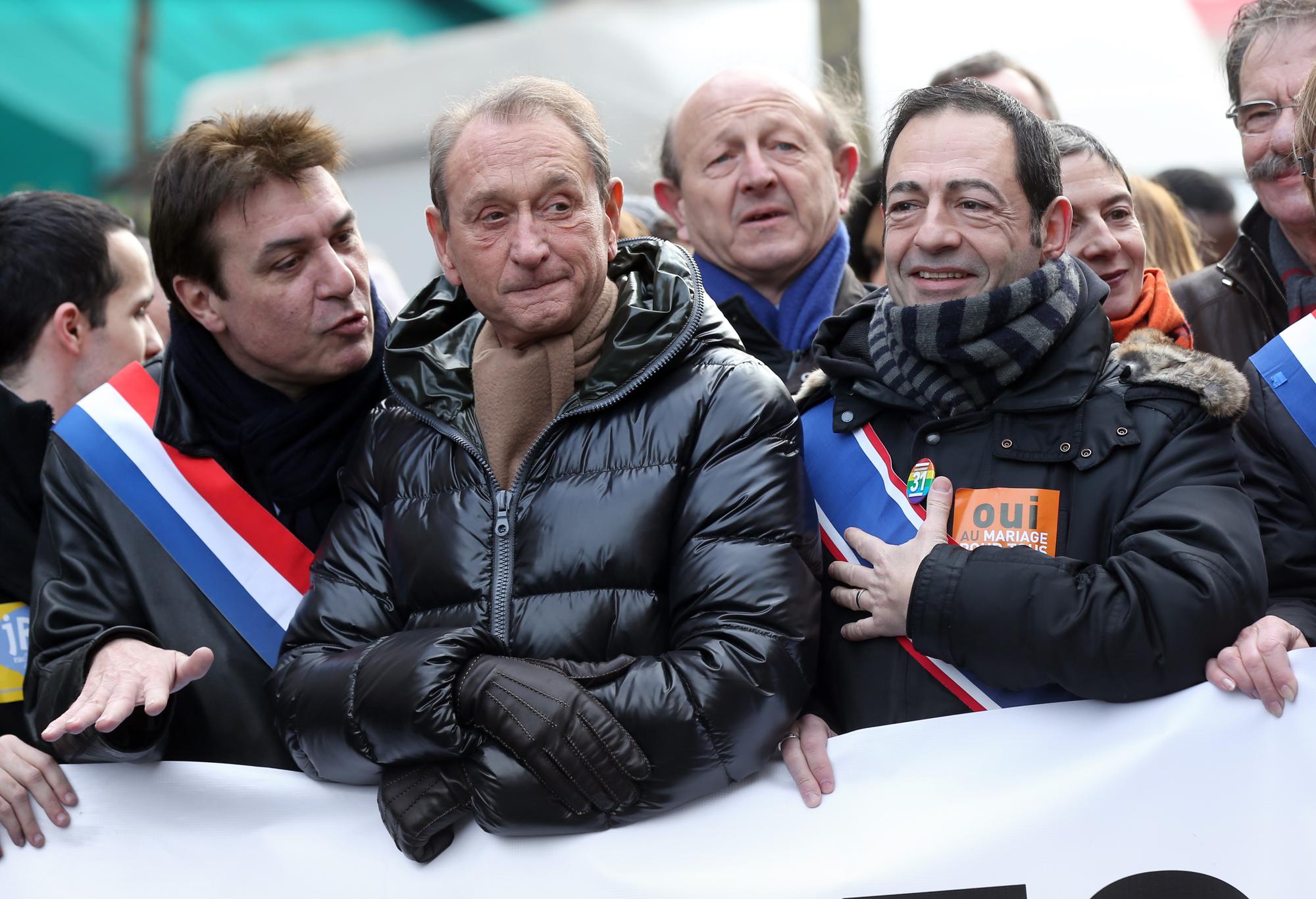 Le maire de Paris, Bertrand Delanoë (centre), a pris part à la manifestation. [AFP - Thomas Samson]