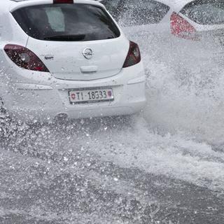 Les fortes pluies qui s'abattent sur le Tessin provoquent des inondations. [Karl Mathis]
