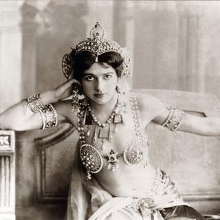 Portrait de Margaretha Geertruida Zelle, dite Mata Hari (1876-1917), danseuse et espionne hollandaise.