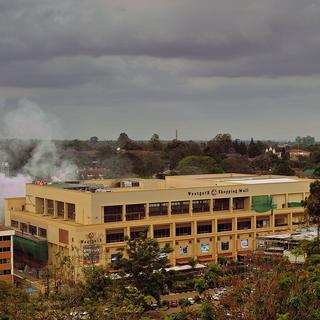 L'attaque du centre commercial de Nairobi est l'opération la plus meurtrière depuis l'attentat-suicide d'Al-Qaïda en août 1998 contre l'ambassade des Etats-Unis, qui avait fait plus de 200 morts. [Carl de Souza]