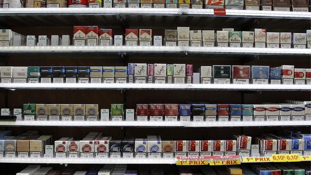 Faut-il mieux réguler le sponsoring de l’industrie du tabac? [EPA/Keystone - Guillaume Horcajuelo]