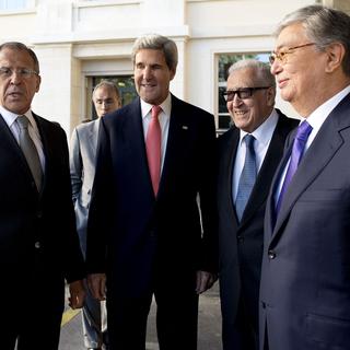 Serguei Lavrov, John Kerry, Lakhdar Brahimi et Kassym-Jomart Tokayev. [UN Photo - Jean-Marc Ferré]