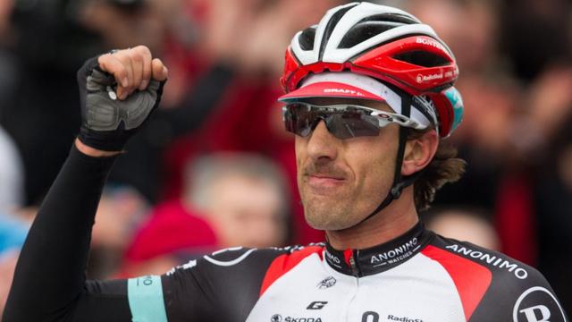 Fabian Cancellara lève le poing pour la première fois de la saison. [Julien Warnand]