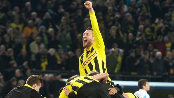 1/4 (retour). Borussia Dortmund - Malaga (3-2): Retournement de situation incroyable avec la qualification du Borussia Dortmund grâce à un but de Santana 2mn après Reus (90+3)