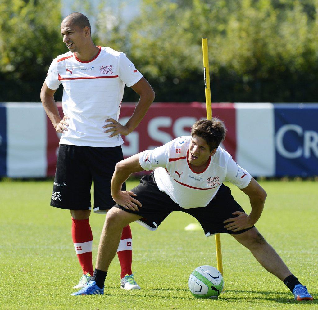 Inler (à gauche), avec Klose, sera à n'en pas douter sur le terrain mardi à Oslo.