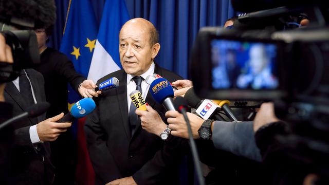 Le ministre français de la Défense, Jean-Yves Le Drian, s'est exprimé devant la presse samedi 12 janvier. [Kenzo Tribouillard]