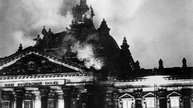 L'incendie du Reichstag. [Domaine public. Source: Wikimedia commons]