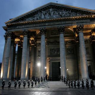 Seules deux femmes ont eu l'honneur d'être inhumées au Panthéon. [Lucas Dolega - EPA]