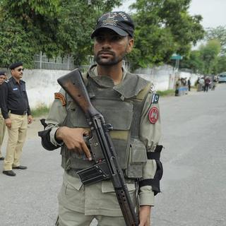 Les assaillants talibans étaient vêtus de l'uniforme de la police locale. [EPA/T.Mughal]