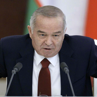 Le président ouzbèque Islam Karimov est apparu mercredi pour faire taire la rumeur. [AP/Keystone - Alexander Zemlianichenko]
