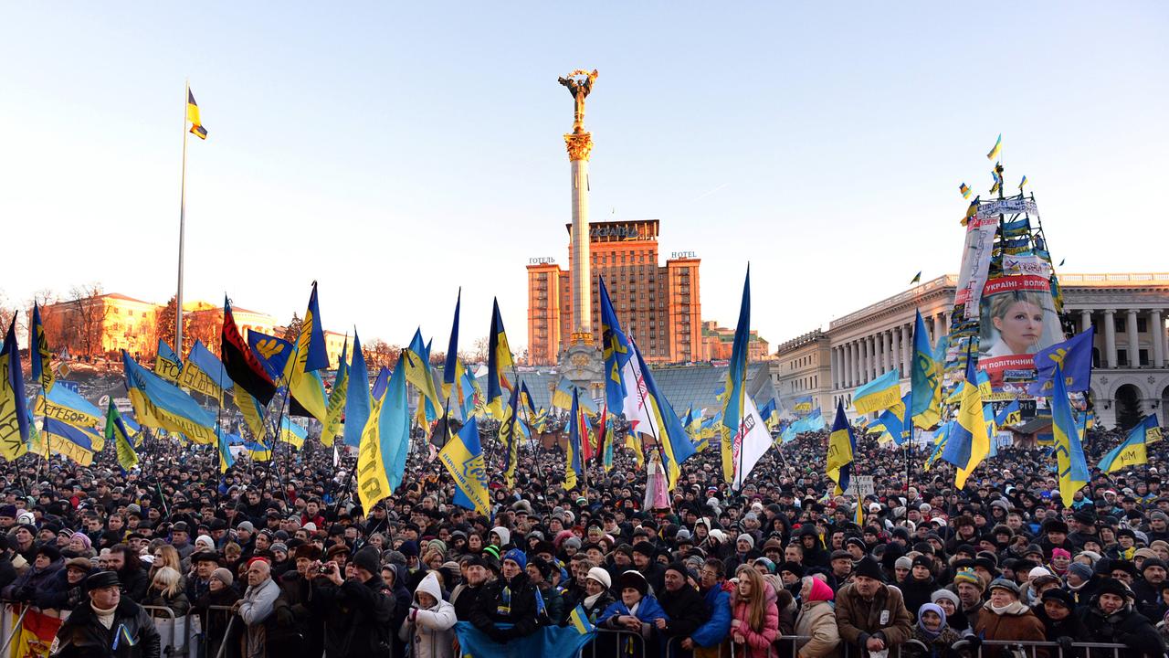 Les manifestations rassemblent des centaines de milliers de personnes à Kiev. [Vasily Maximov]
