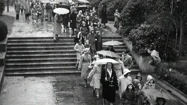 L'été 1960 sous la pluie. [RTS]