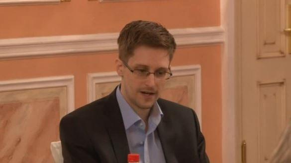 Capture de la première vidéo d'Edward Snowden depuis son exil russe.