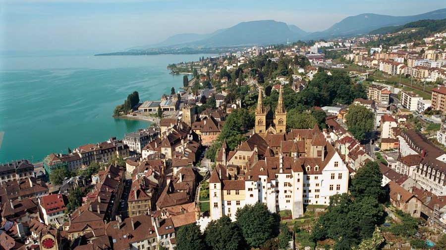 Le château et la ville de Neuchâtel. [Neuchâtel tourisme]