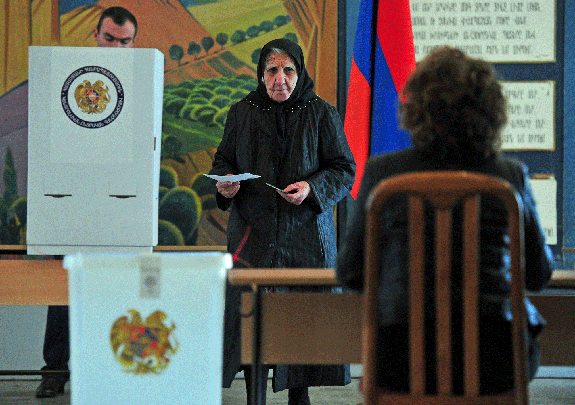 Bureau électoral à Erevan, Arménie, le 18 février 2013. [Alexey Kudenko.]