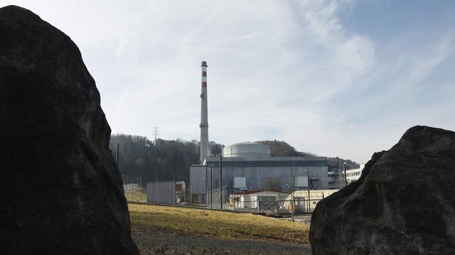 Après les évènements survenus au Japon, la Suisse doit-elle sortir du nucléaire? [Peter Klaunzer]