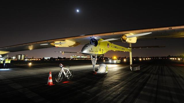 Solar Impulse avant son décollage pour son périple américain. [John G. Mabanglo]