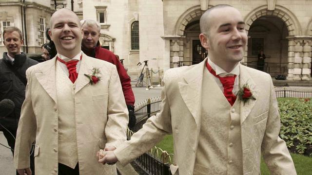 Les couples homosexuels peuvent s'unir civilement depuis 2005 au Royaume-Uni, dans le cadre d'un partenariat civil. [PAUL MCERLANE]