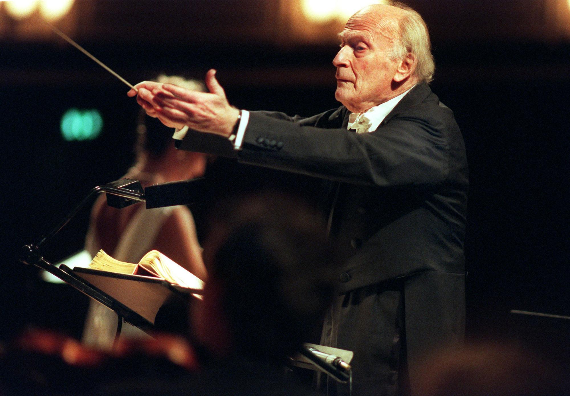 Le violoniste et chef d'orchestre Yehudi Menuhin (1916-1999). [AFP - Olivier Multhaup]