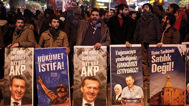 Le Premier ministre turc Recep Tayyip Erdogan a annoncé le remplacement de dix des vingt ministres de son gouvernement. [EPA/Keystone - Sedat Suna]