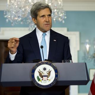 Pour le secrétaire d'Etat américain John Kerry, l'enjeu est la "crédibilité". Celle des Etats-Unis, d'une part: l'Iran, la Corée du Nord, le Hezbollah "observent" et attendent de voir "si la Syrie s'en tire". D'autre part, la crédibilité du président Obama qui avait présenté, il y a un an, l'utilisation d'armes chimiques comme une "ligne rouge". [Saul LOEB]