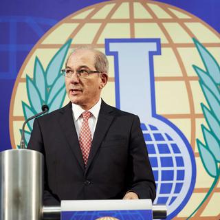 L'Organisation pour l'interdiction des armes chimiques (OIAC), ici son directeur général Ahmet Uzumcu, a été désignée lauréate du prix Nobel de la paix 2013 vendredi.