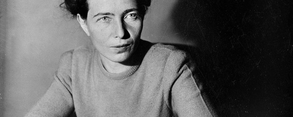 Simone de Beauvoir en 1945. [Harling/AFP - Roger Viollet]