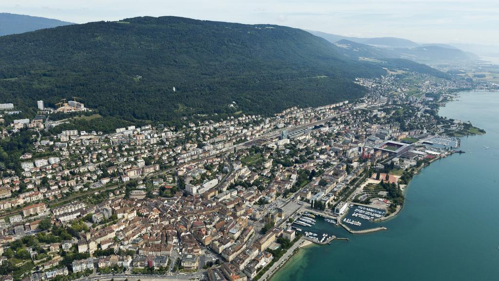 Vue aérienne de Neuchâtel. [Keystone - Alessandro Della Bella]
