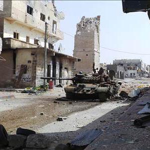 Un tank abandonné dans la ville de Deraa, en Syrie. [Reuters]