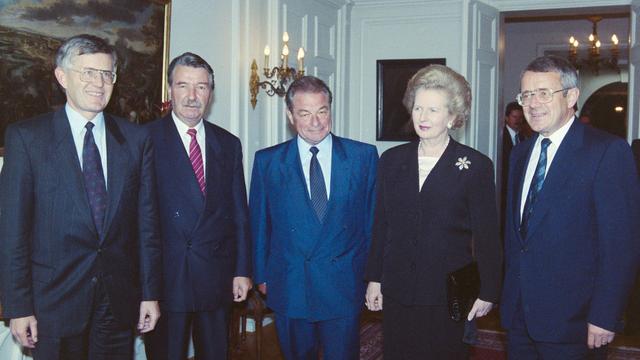 Margaret Thatcher reçue par le Conseil fédéral à Berne le 20.09.1990 (tout à droite, Arnold Koller).