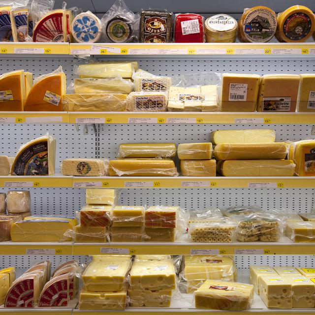 Chaque Suisse a mangé en moyenne 21,28 kg de fromage en 2012, soit 30 grammes de moins que l'année précédente. [Alessandro Della Bella]