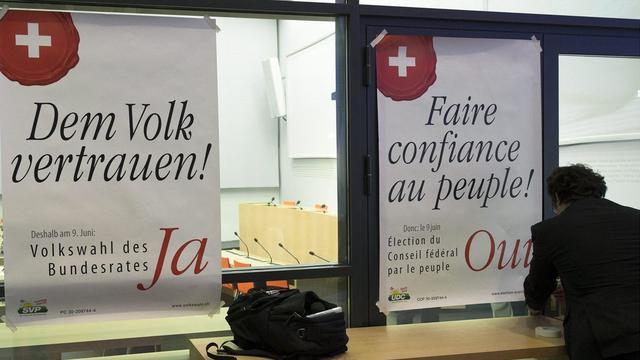 "Faire confiance au peuple!", voilà le slogan de l'UDC en faveur de l'élection du Conseil fédéral par le peuple. [Peter Schneider]