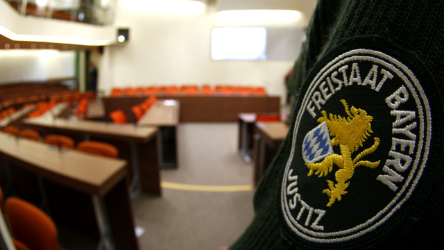 Cinq néo-nazis comparaissent devant le tribunal de Munich. [Michaela Rehle]