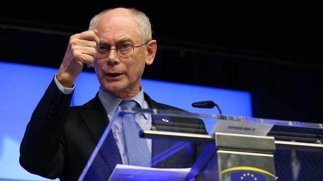 Le président du Conseil européen Herman Van Rompuy devant la presse à l'issue de ce sommet sur le budget. [EPA/Keystone - Julien Warnand]