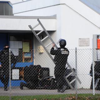 La police française intervient sur une prise d'otage (photo prétexte). [AP/Keystone]