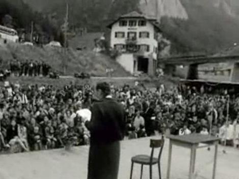 La fête des jeunesses rurales agricoles à Sembrancher en Valais en 1968. [RTS]