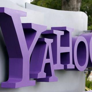 Le logo du groupe internet américain Yahoo! à l'entrée du siège de Sunnyvale, le 17 juillet 2012 en Californie.