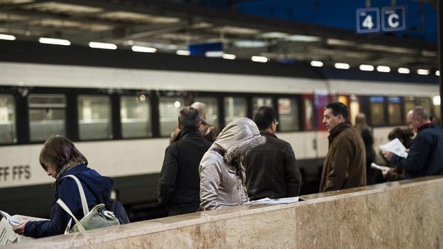 De nombreux voyageurs ont souffert de l'incident sur la ligne Lausanne-Berne. [Yannick Bailly]