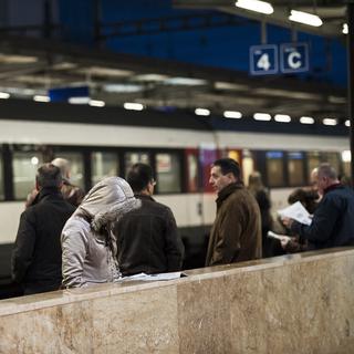 De nombreux voyageurs ont souffert de l'incident sur la ligne Lausanne-Berne. [Yannick Bailly]