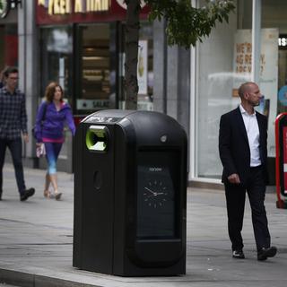 Les poubelles high-tech dans la City de Londres. [AP Photo/Lefteris Pitarakis]