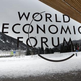 Le 43e Forum économique mondial démarre mercredi 23 janvier dans la station grisonne de Davos. [Laurent Gillieron]