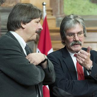 Les sénateurs socialistes Roberto Zanetti (SO) et Paul Rechsteiner (SG), mercredi à Berne. [Peter Schneider]
