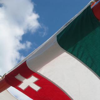 Le drapeau du canton de Neuchâtel. [Flickr.com - andreasmarx]