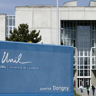 L'entrée du bâtiment Anthropole sur le campus de l' Université de Lausanne. [Laurent Gillieron]