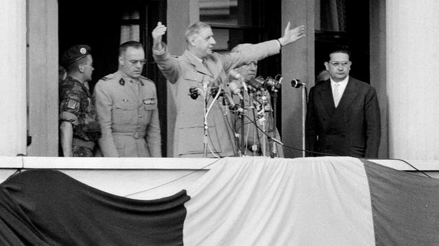 Le général Charles de Gaulle à Alger lors du discours où il a prononcé la célèbre phrase "Je vous ai compris".