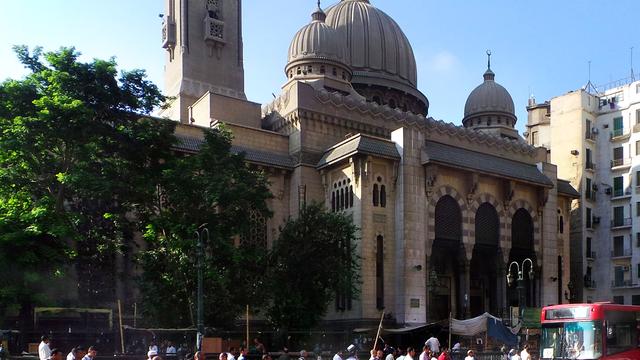 Près d'un millier de pro-Morsi ont trouvé refuge dans la mosquée Al-Fath au Caire où une morgue provisoire a par ailleurs été établie. [STRINGER / ANADOLU AGENCY]